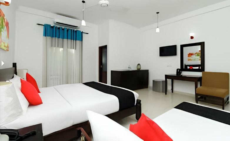 Blue Spring Hotel วัดดูวา ภายนอก รูปภาพ