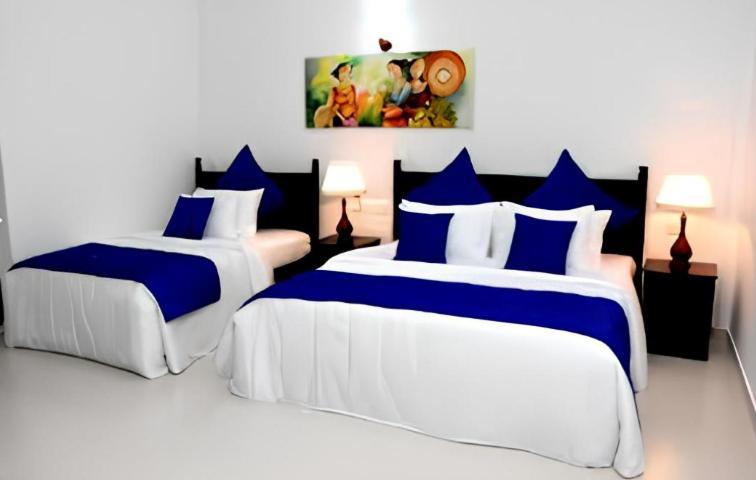 Blue Spring Hotel วัดดูวา ภายนอก รูปภาพ