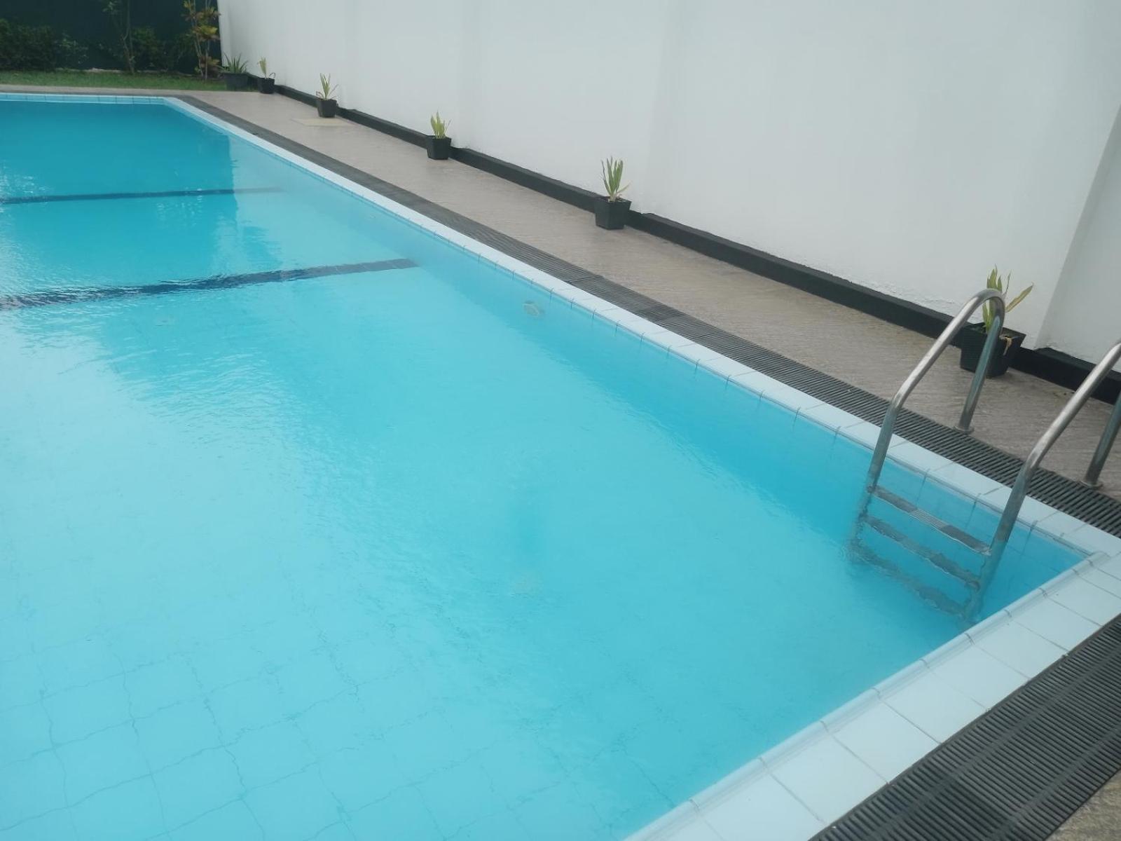 Blue Spring Hotel วัดดูวา ภายนอก รูปภาพ