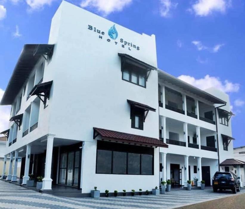 Blue Spring Hotel วัดดูวา ภายนอก รูปภาพ