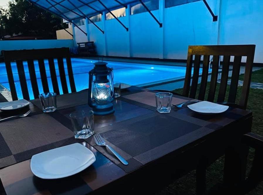 Blue Spring Hotel วัดดูวา ภายนอก รูปภาพ